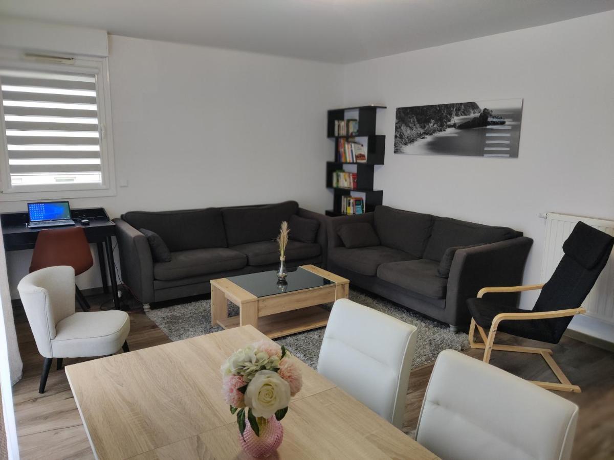 Ferienwohnung App 5 Pers, Parking, 3Mn Rer A, 40 Mn Du Centre De Paris, Cergy Le Haut Exterior foto